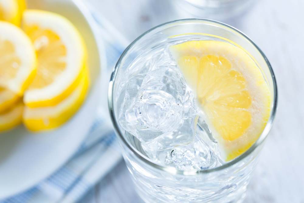 natural detoxification lemon water