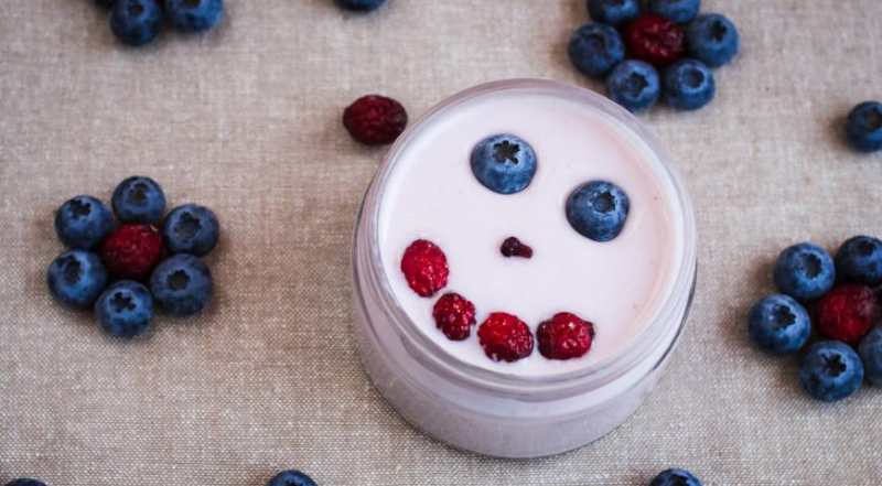 Yogurt with berry